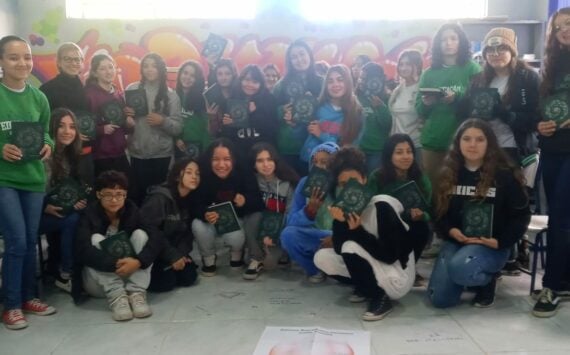 Oficina sobre Educação Menstrual é realizada com meninas adolescentes em Porto Alegre